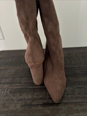 Elegant Taupe Suede Pointed Toe Women’s Boots